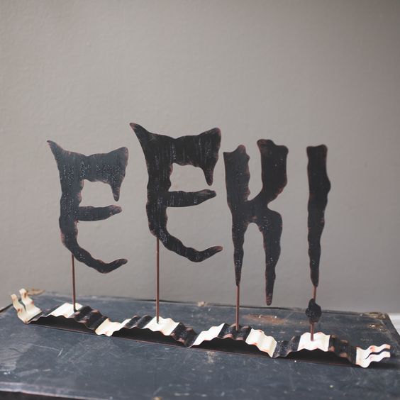 EEK Tabletop Sign